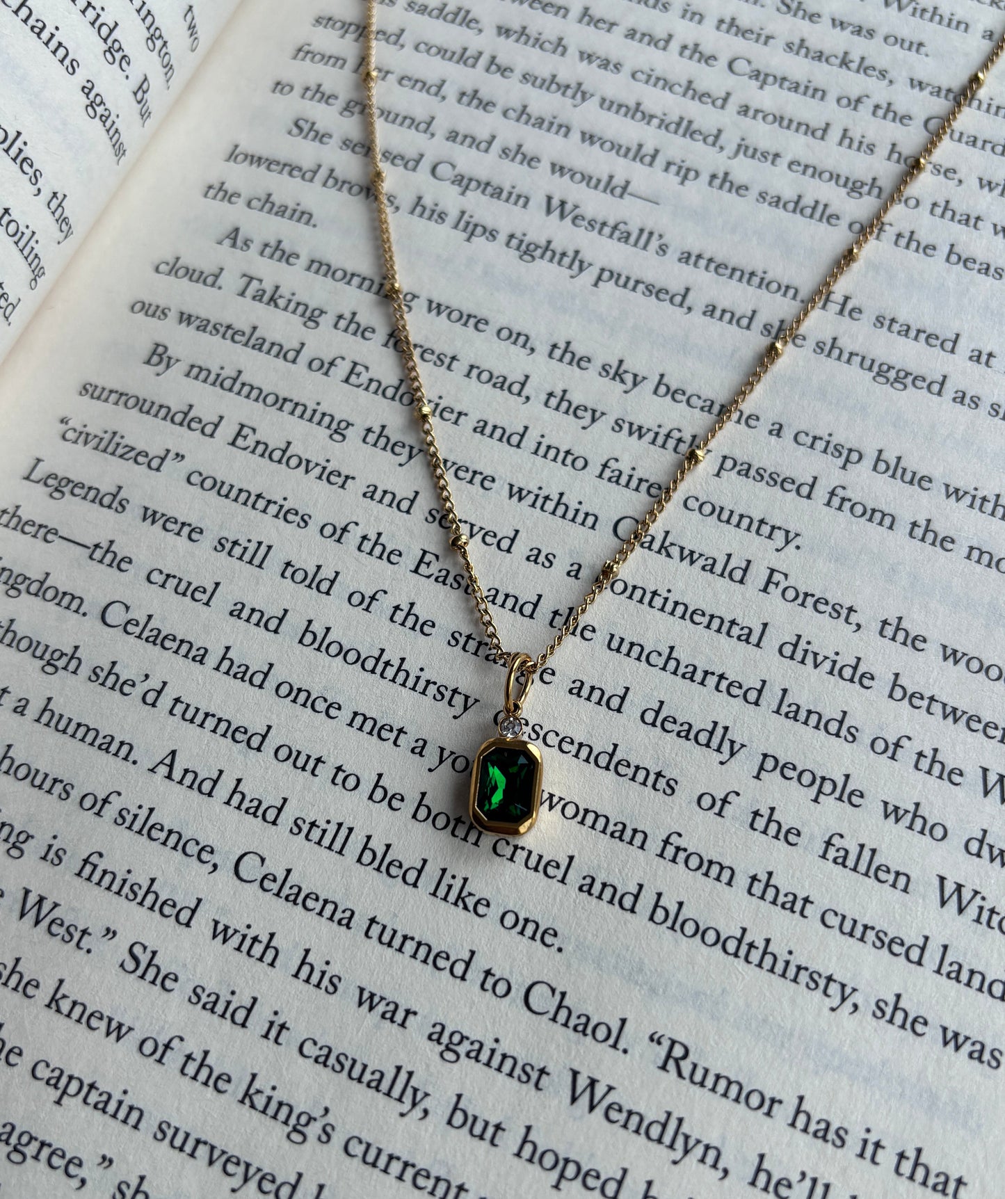 Terrasen inspired Throne of Glass Necklace