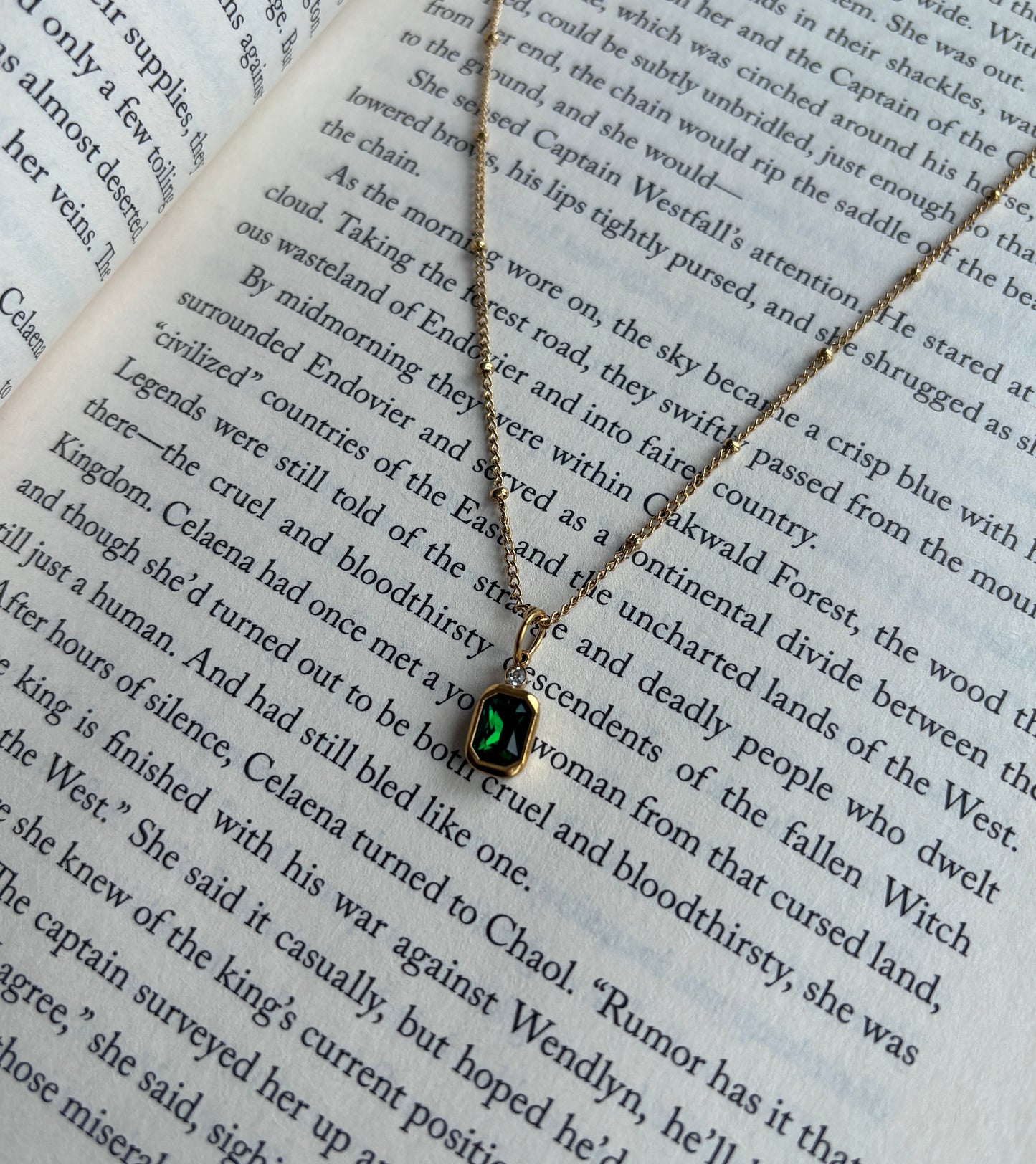 Terrasen inspired Throne of Glass Necklace