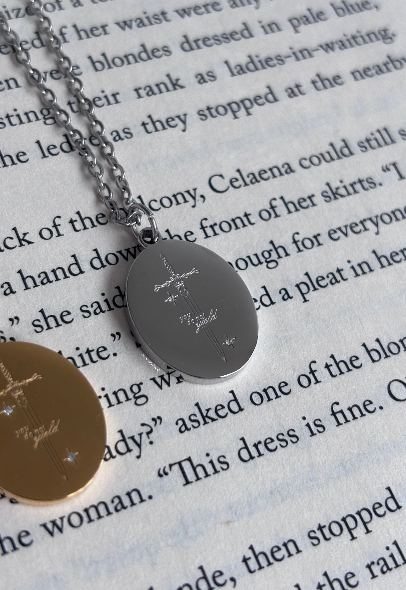 ‘You Do Not Yield’ inspired Throne of Glass Necklace