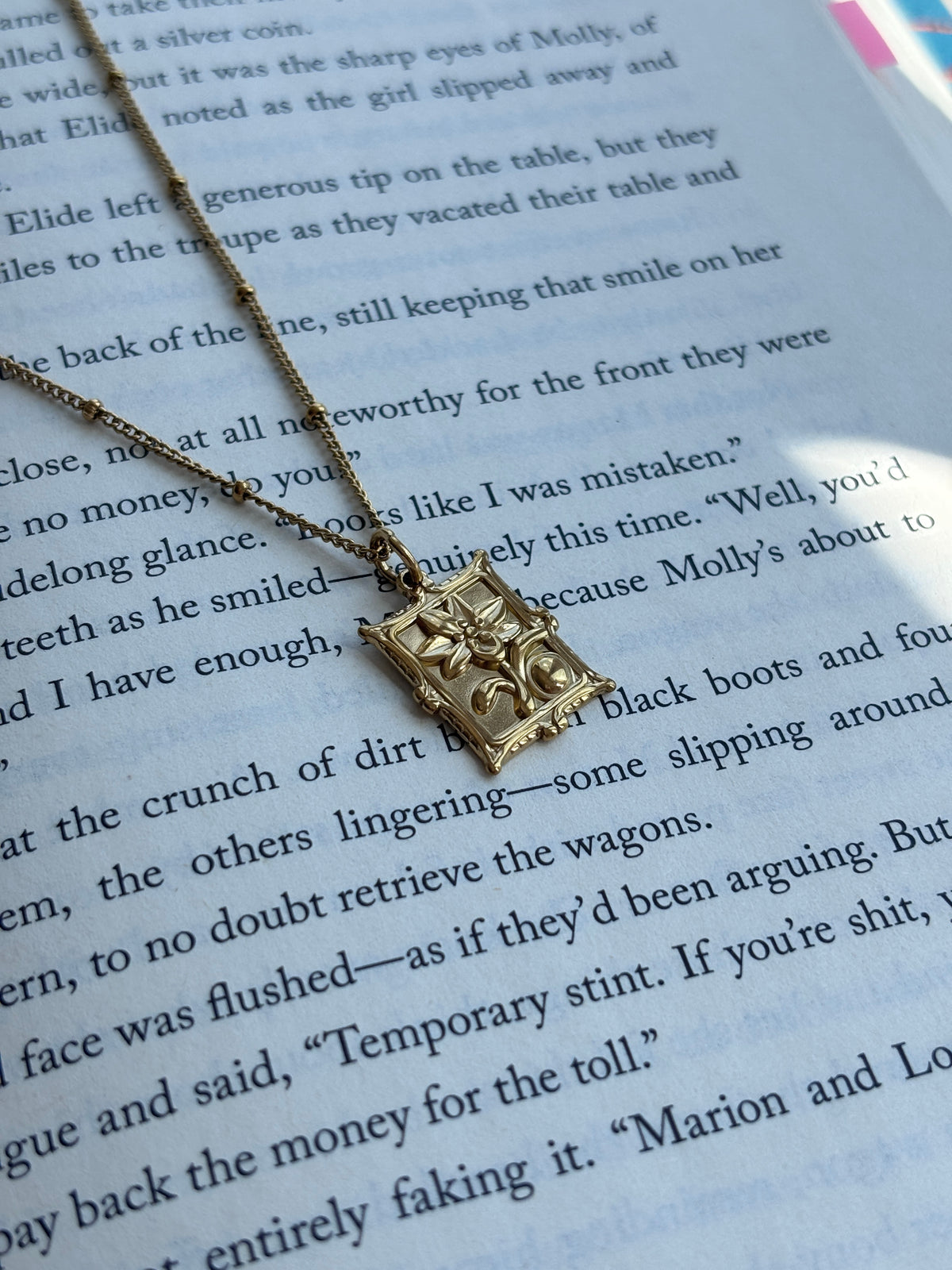 (NEW) Terrasen in Bloom Necklace